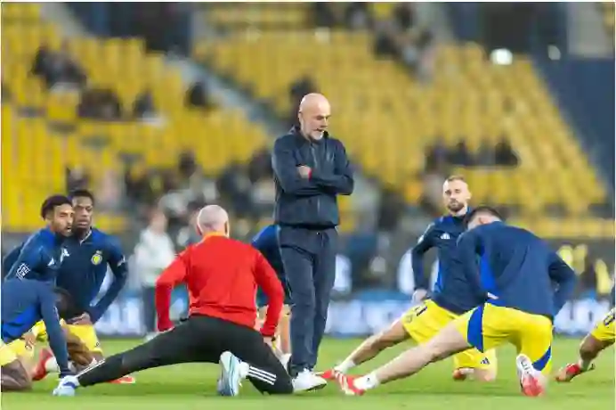 إقالة مفاجئة لمدرب النصر