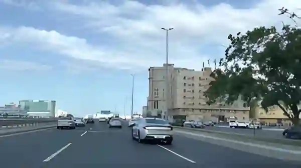 سكان جدة في دهشة بعد تغيير جذري في طريق الملك عبد الله